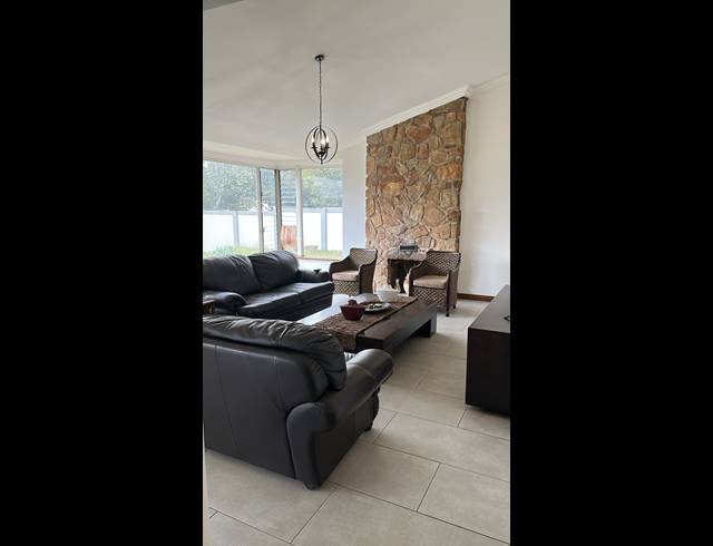 3 BEDROOM FREEHOLD FOR SALE IN LIBRADENE